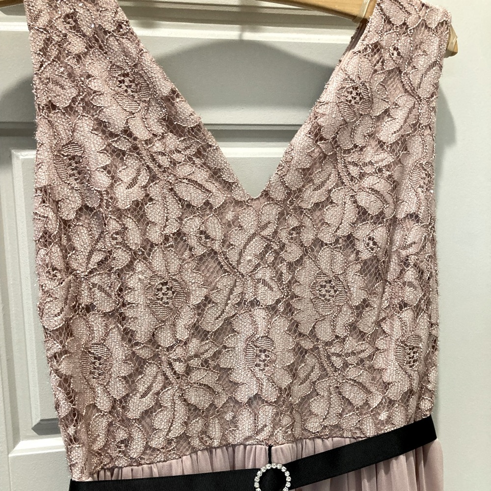 Lavender lace sleeveless maxi dress with lining. Size 6 (medium)